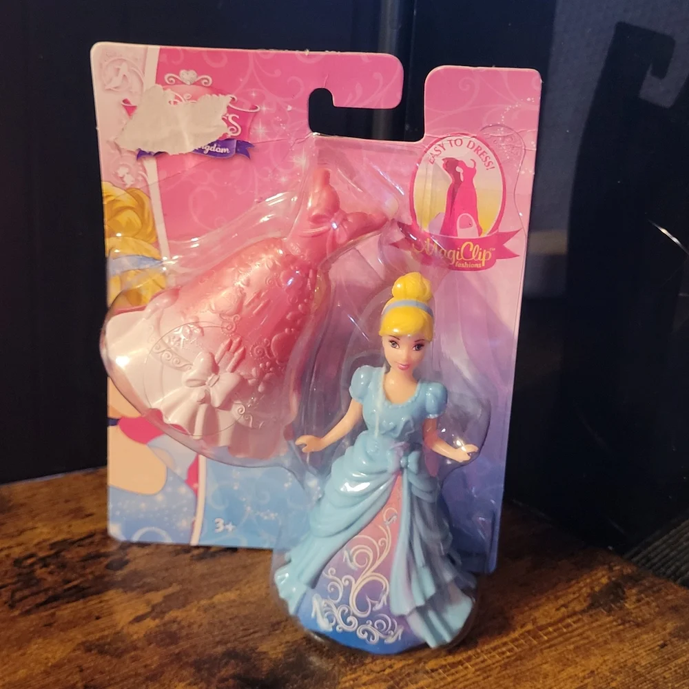 Disney Princess Cinderella - Picture 1 of 10